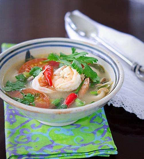 Cách nấu món canh Tom Yum Goong nóng hổi thơm phức