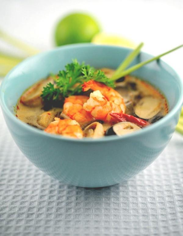 Canh nấm Tom Yum chua cay