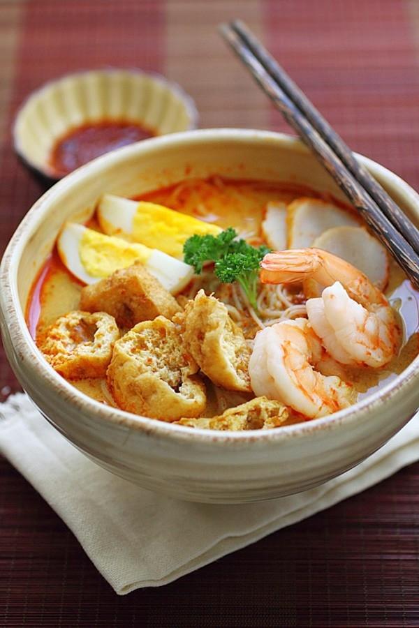 Thưởng thức bún Laksa của Malaysia ngay tại nhà