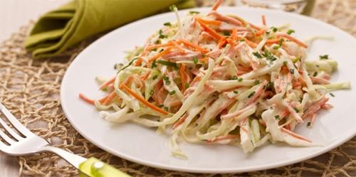 Mát giòn món salad bắp cải cà rốt