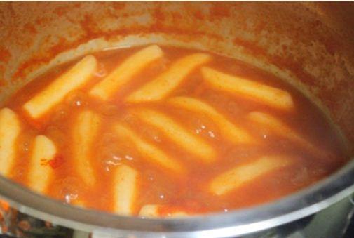 Tự làm bánh gạo Tteokbokki kiểu Hàn