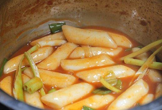 Tự làm bánh gạo Tteokbokki kiểu Hàn