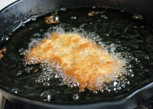 Thịt chiên giòn chấm sốt Tonkatsu kiểu Nhật